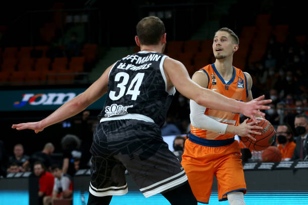 下了基调 下了基调