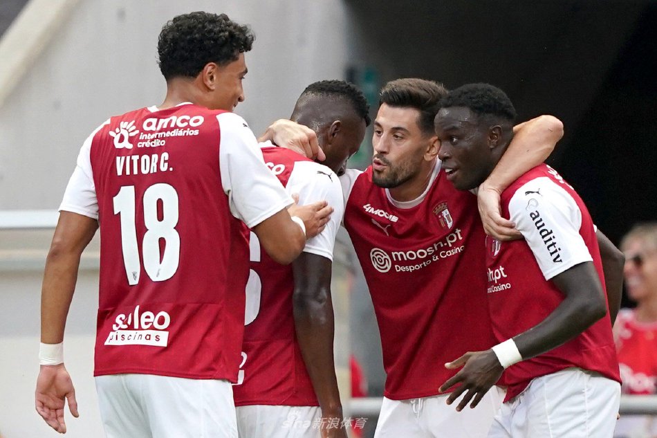 窗中迎来重 窗中迎来重